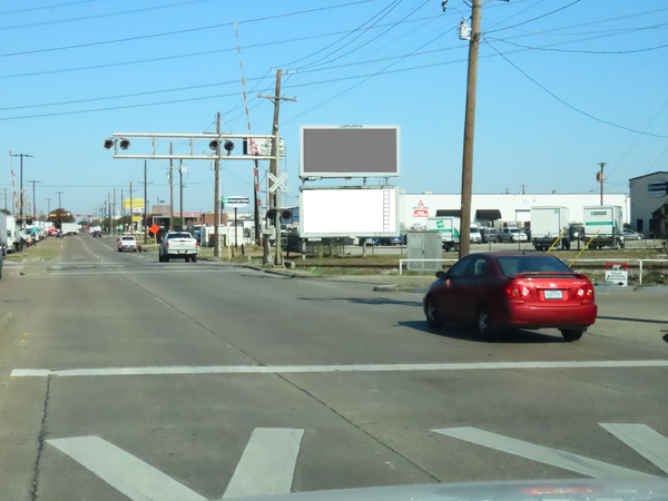 Jupiter Rd ES 300ft N/O LBJ Fwy (I-635) F/S - 4
