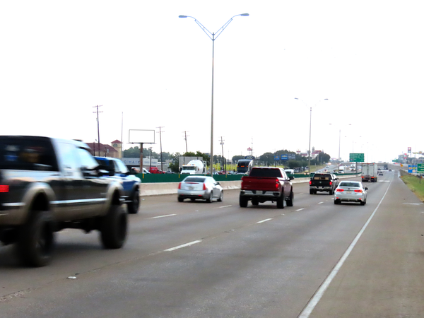 I-35E WS 0.5mi S/O Pleasant Run Rd F/S - 1