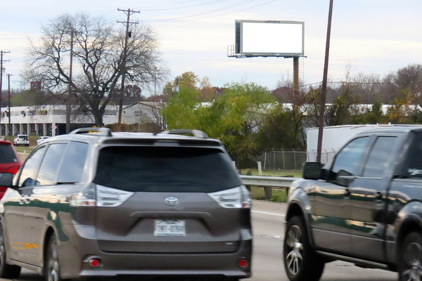 I-35E WS 0.7mi S/O Pleasant Run Rd F/N - 2