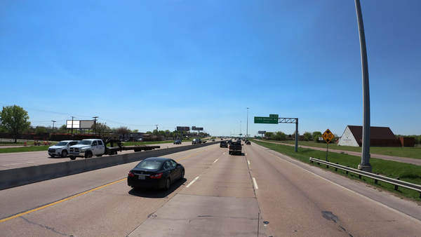 Thornton Fwy (I-35E) ES 0.4mi N/O Camp Wisdom Rd F/N - 1