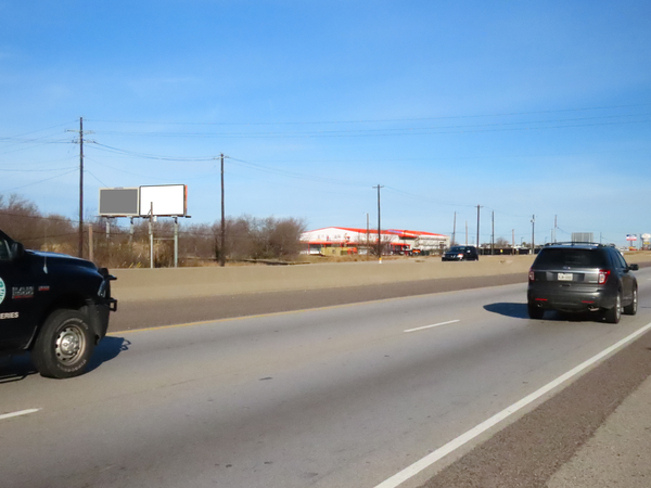 I-35 WS 0.7mi N/O University Dr F/S - 2