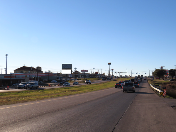 Hwy 67 SS 0.28mi E/O I-35 F/E - 2