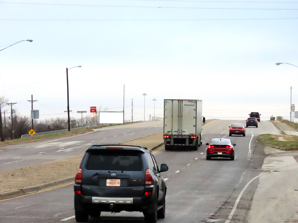 Loop 12 SS 900ft E/O S Central Expwy (SH 75) F/E - 1
