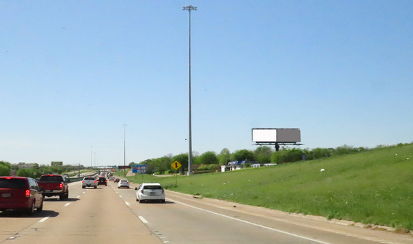 Thornton Fwy (I-35E) WS 500ft S/O Camp Wisdom Rd F/N - 1