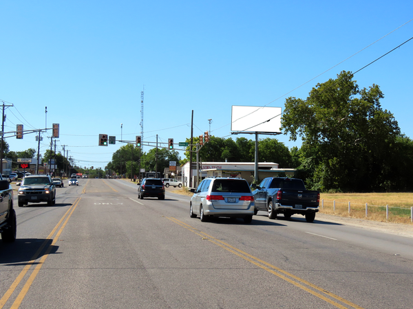 N Main St WS 0.2mi N/O Poindexter F/N - 2