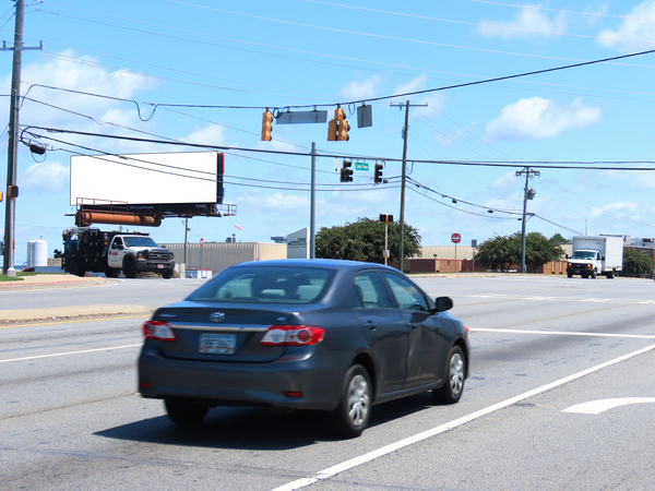 North Cobb Pkwy ES 1500ft S/O Hwy 5 Connector F/N - 1