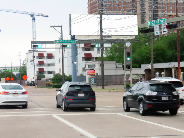 Central Expwy Service Rd (SH 75) WS 100ft S/O McCommas F/N - 1