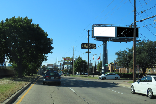 Central Expwy Service Rd (SH 75) WS 1000ft N/O Meadow St F/N - 1