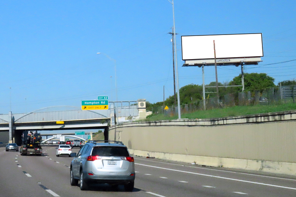Tom Landry Hwy (I-30) NS 100ft E/O Fort Worth Av F/E - 2