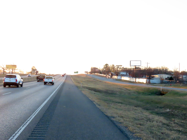 I-35W WS 0.65mi S/O Briar Oaks F/N - 2