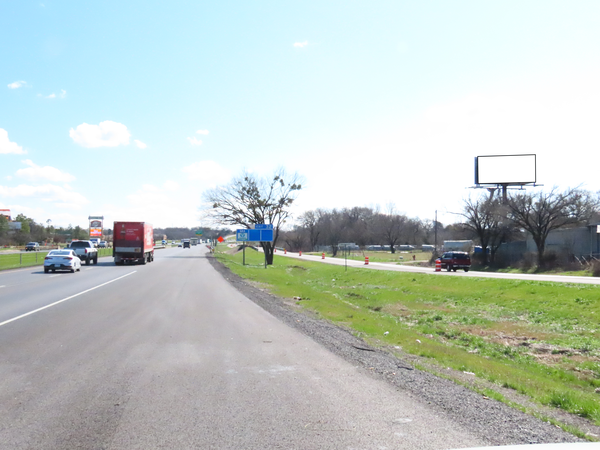 I-35W WS 1.5mi S/O Briar Oaks F/N - 2