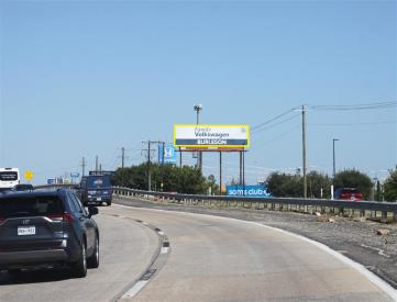 I-35W, 0.6 MI S/O ALSBURY, E/S