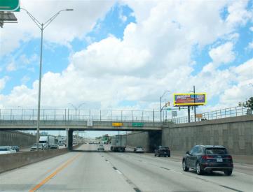 I-35W 300' N/O RIPY ST E/S