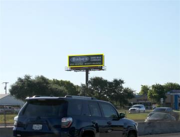 I-35W 1.4 MI N/O FM-1187 E/S