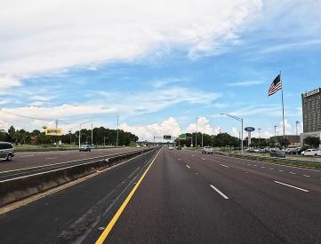 W/S I-65 1ST S/O AIRPORT F/S