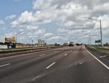 W/S I-65 4TH N/O HWY 90