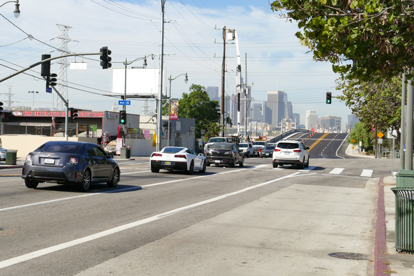Broadway ES 100ft S/O Av 18 F/N - 1