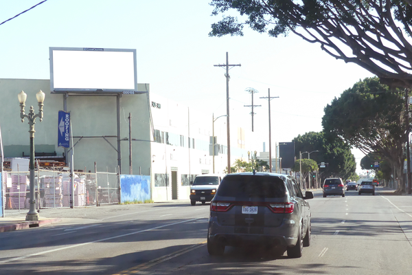 Broadway ES 197ft S/O Jefferson F/N - 1