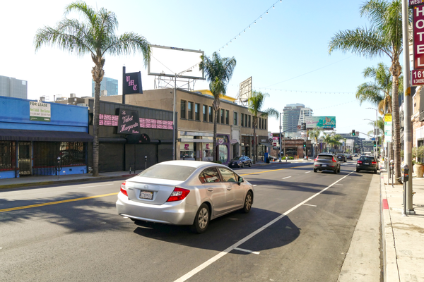 Cahuenga ES 100ft N/O Selma F/N - 1