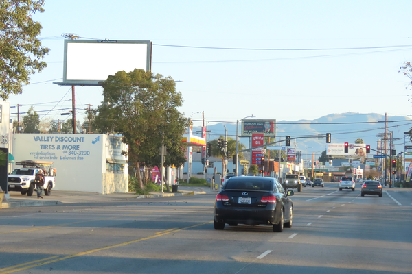 Canoga WS 195ft S/O Sherman Way F/S - 2
