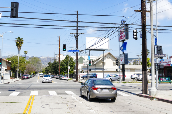 Gower ES 100ft N/O Santa Monica F/S - 2