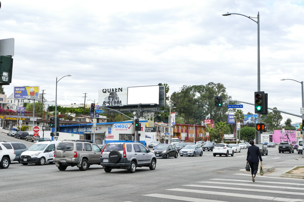 La Brea WS 20ft N/O San Vicente F/S - 2