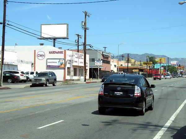 Lankershim WS 715ft N/O Sherman Way F/S - 1
