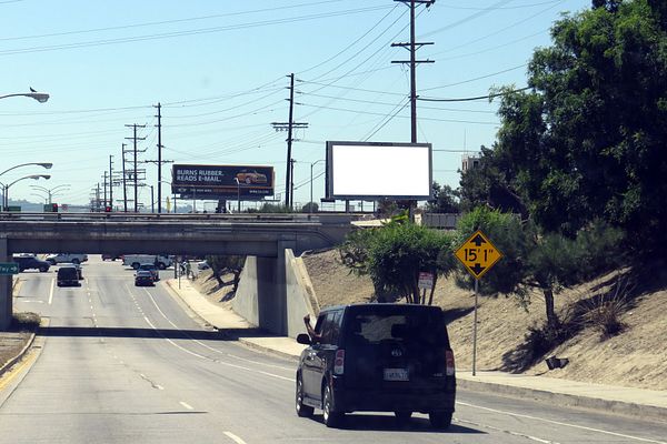Laurel Cyn WS 200ft N/O Sherman Way F/N - 1