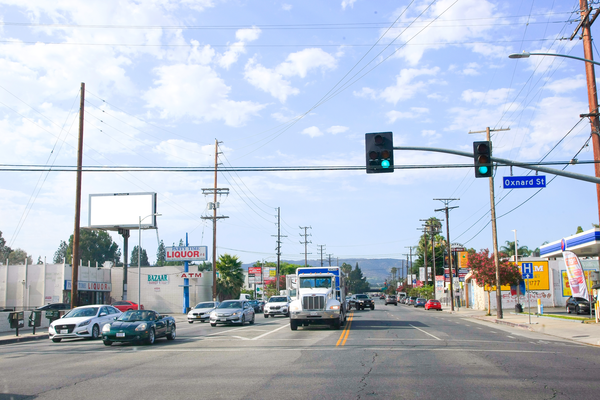Reseda ES 160ft S/O Oxnard F/N - 1