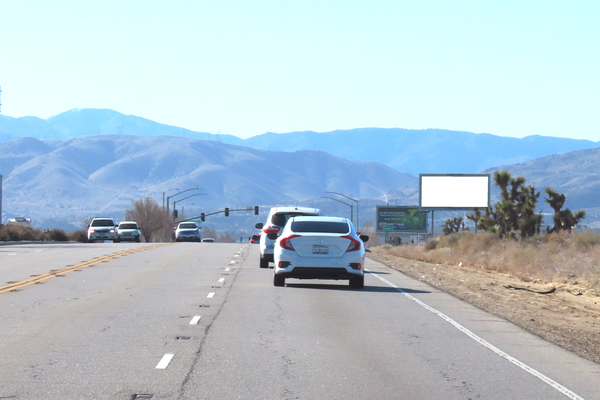 Sierra Hwy WS 1.2mi N/O Av P F/N - 1