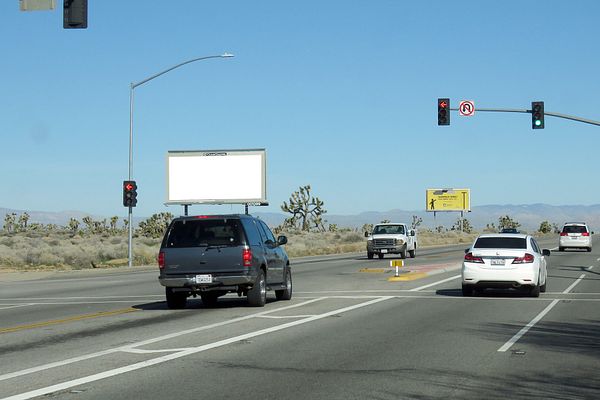 Sierra Hwy WS 1.1mi N/O Av P F/S - 1