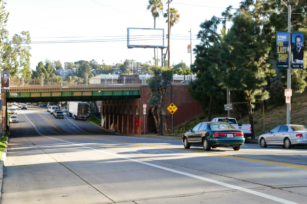 Silver Lake ES 10ft N/O Sunset F/S - 2