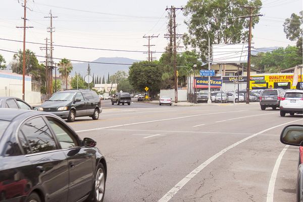 Van Nuys WS 120ft N/O Vesper F/S - 1