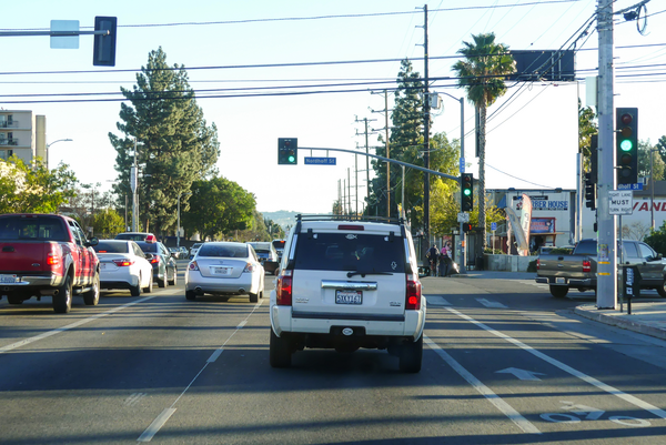 Van Nuys WS 98ft S/O Nordhoff CCP (NO EXT) F/N - 1
