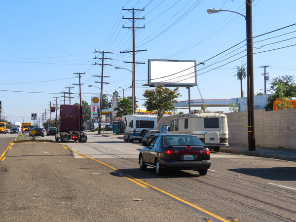 Avalon ES 105ft S/O Rosecrans F/S - 2