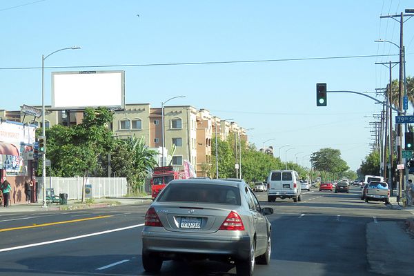 Broadway ES 100ft S/O 79th F/N - 1