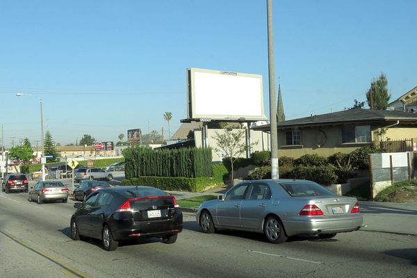 Centinela NS 100ft E/O Market F/E - 2