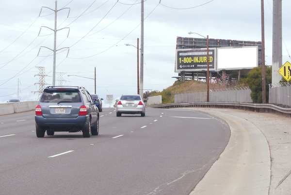 La Cienega ES 0.3mi N/O Slauson F/S - 2