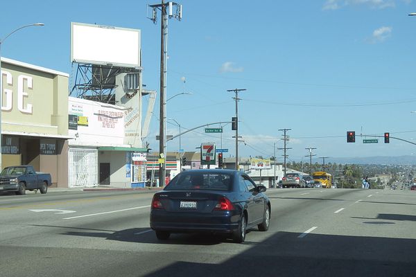 Slauson NS 25ft W/O Angeles Vista F/W - 1