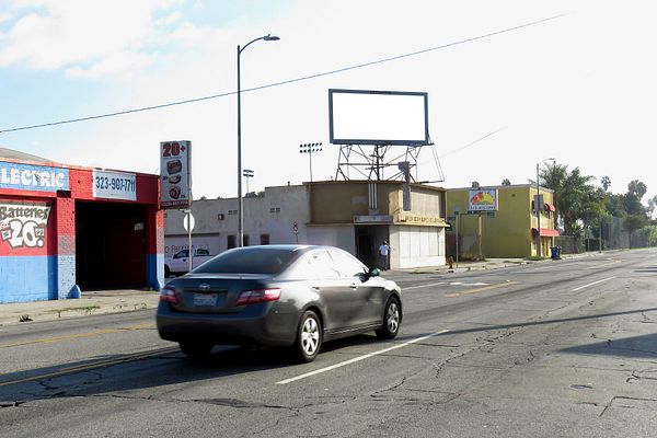 Slauson NS 20ft E/O 3rd F/W - 1