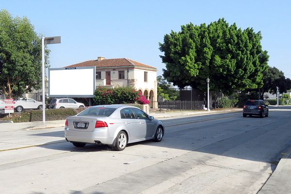 Altadena ES 100ft S/O Foothill F/N - 1