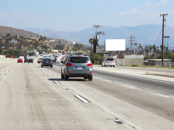 Pomona Frwy SS 130ft E/O Soto F/W - 1