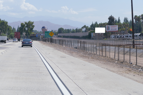 Riverside Frwy ES 550ft N/O Polk F/S - 1