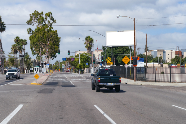 Santa Ana Blvd NS 35ft E/O Lincoln F/E - 2
