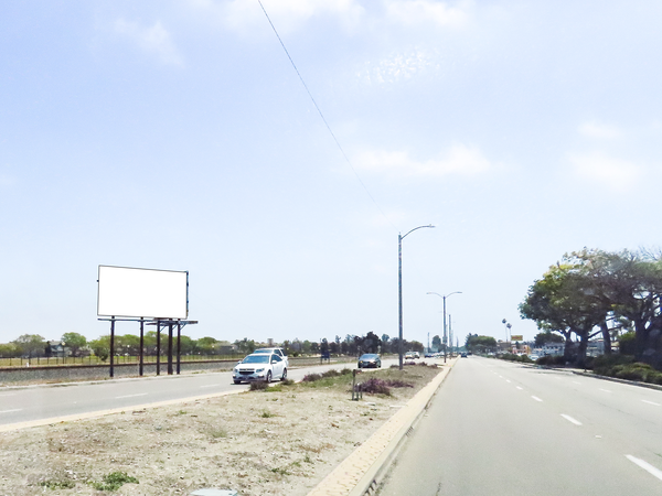 Oxnard Blvd ES 500ft S/O Gonzales F/N - 1