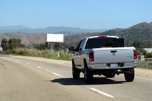 Ojai Frwy. ES 0.4mi N/O Shell Rd. F/S - 2