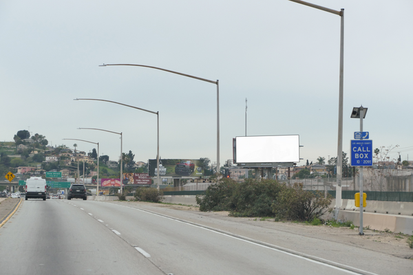 San Berdo Frwy NS 900ft W/O Eastern (NO EXT) F/E - 2