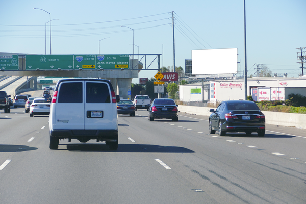Newport Frwy WS 0.02mi N/O Main St F/E - 1