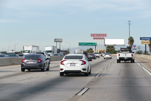 Santa Ana Frwy ES 160ft N/O Slauson F/S - 2