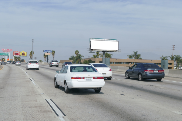 Santa Ana Frwy ES 0.6mi N/O Paramount F/S - 1